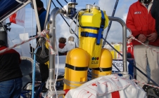 Chaque skipper du Vendée Globe est équipé de balises de localisation MAR-YI, développées par CLS